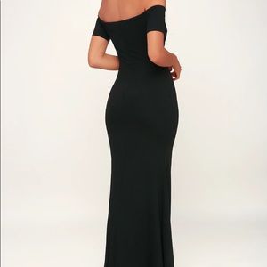Lulu’s Lynne Black Off-the-Shoulder Maxi Dress